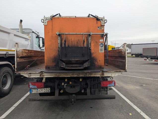 WhatsApp Image 2025-11-28 at 10.52.45 (1)